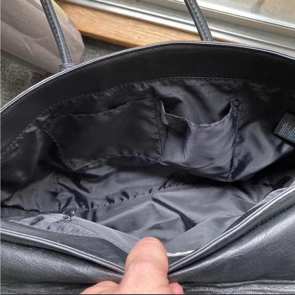 H & M vegan leather tote - Picture 6 of 6